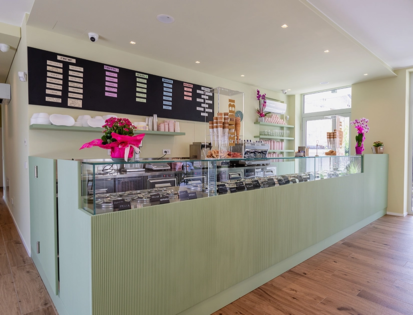 Interno della gelateria L'Inizio